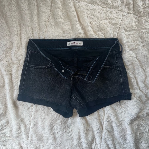 Hollister Low-Rise Denim Shorts - Picture 3 of 5